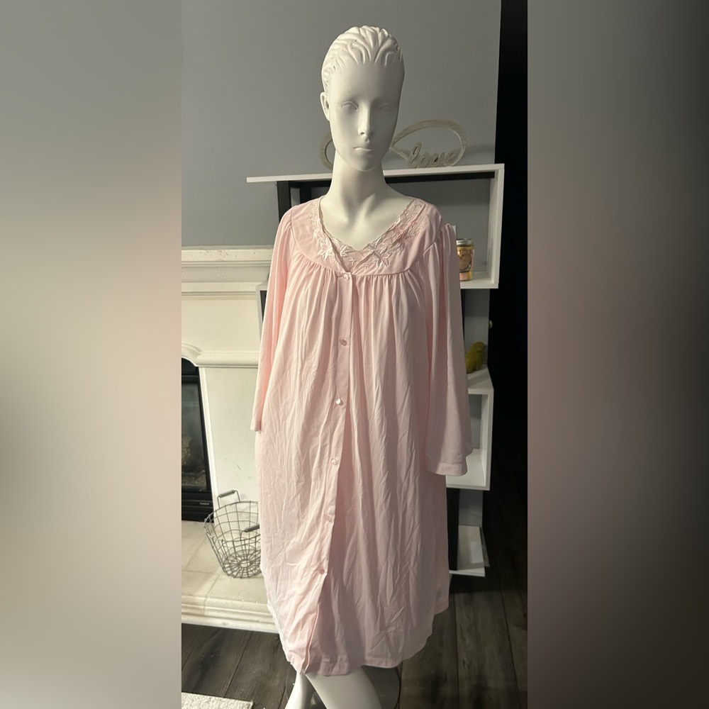 2 NEW MISS ELAINE Classics Short Sleeve Nylon Pink Nightgown  & a NWOT robe.